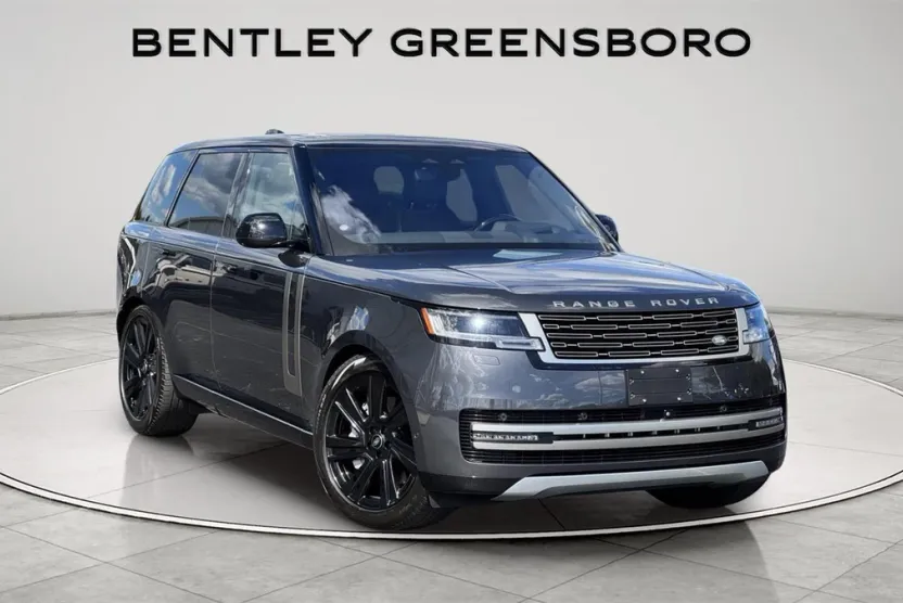 2023 Land Rover Range Rover SE photo 1