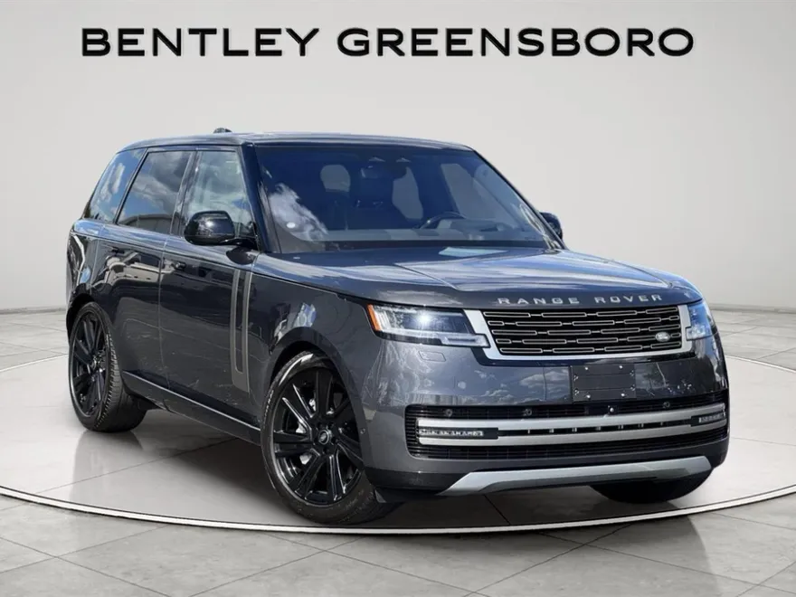 2023 Land Rover Range Rover SE photo 1