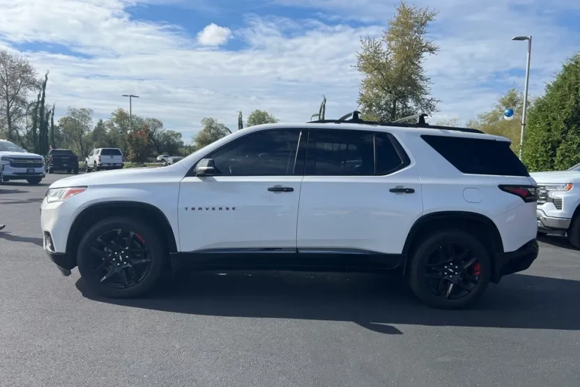 2018 Chevrolet Traverse Premier photo 1