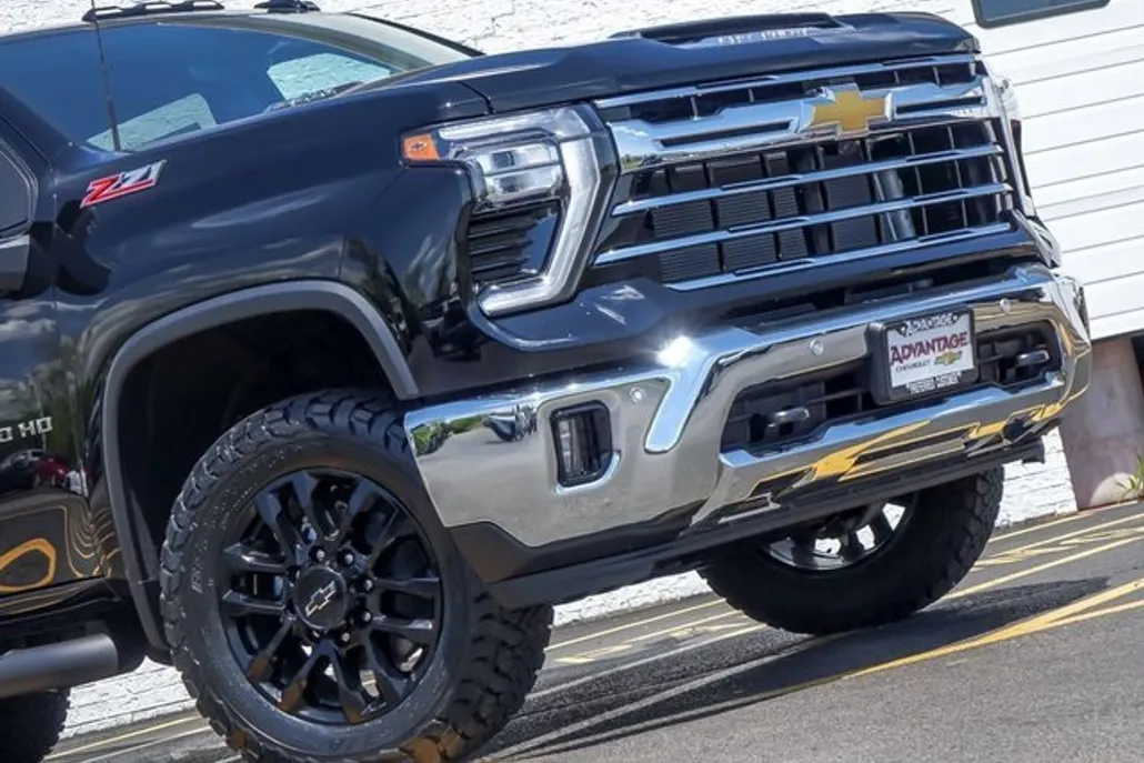 2025 Chevrolet Silverado 2500HD LTZ photo 1