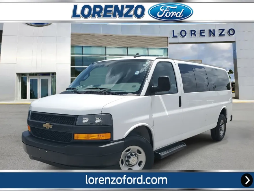 2022 Chevrolet Express Passenger LS photo 1