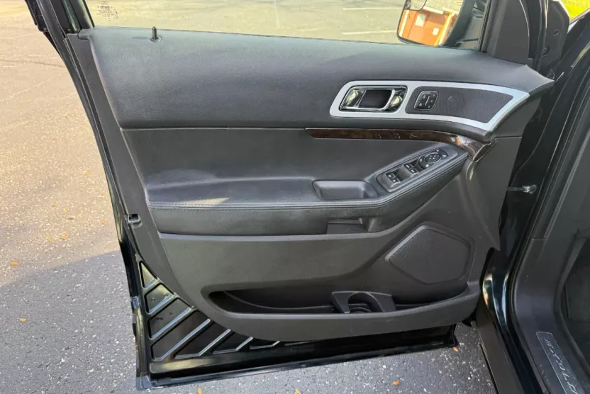2014 Ford Explorer Limited photo 1