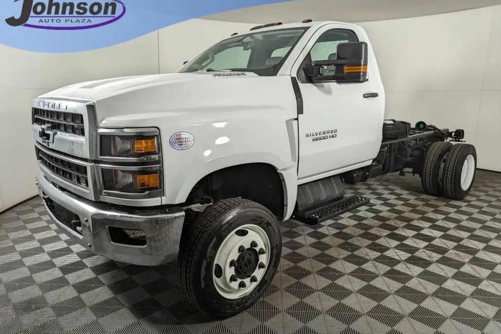 2024 Chevrolet Silverado 6500HD Work Truck photo 1