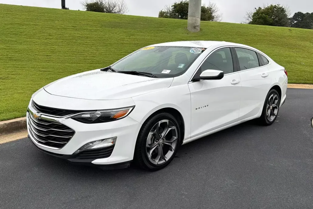 2024 Chevrolet Malibu 1LT photo 1