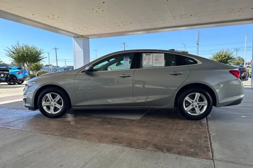 2024 Chevrolet Malibu LS photo 1