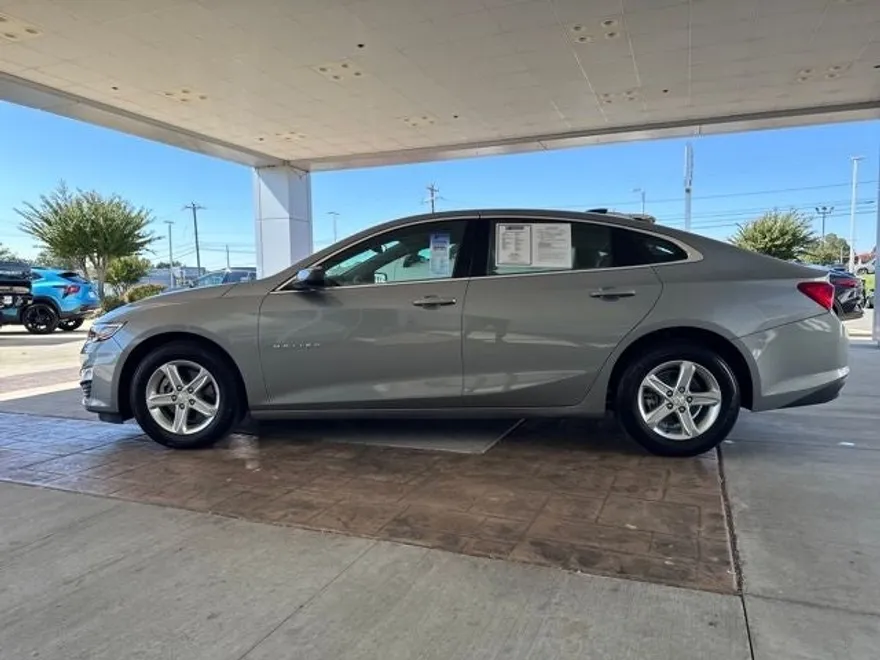 2024 Chevrolet Malibu LS photo 1