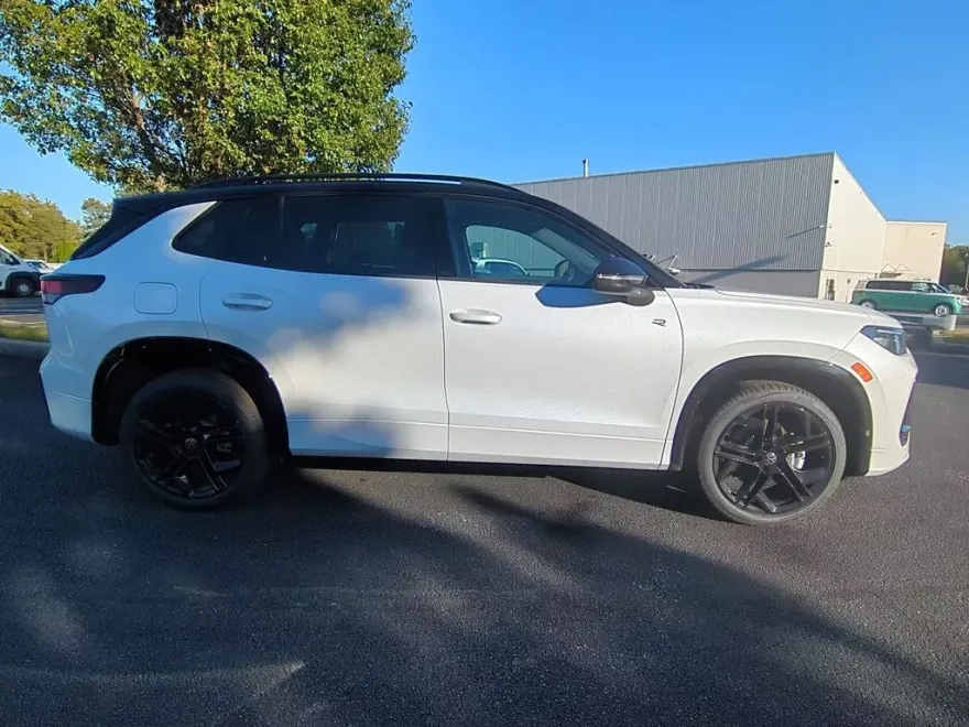 2025 Volkswagen Tiguan SE R-Line Black photo 1
