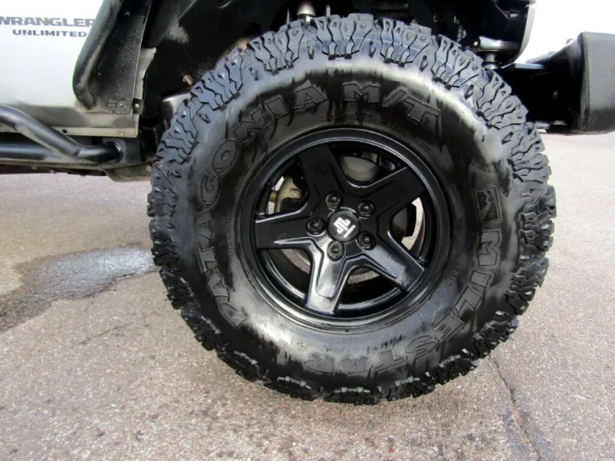 2017 Jeep Wrangler Unlimited Rubicon photo 9