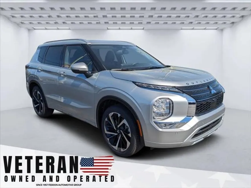 2024 Mitsubishi Outlander SEL 2.5 photo 1
