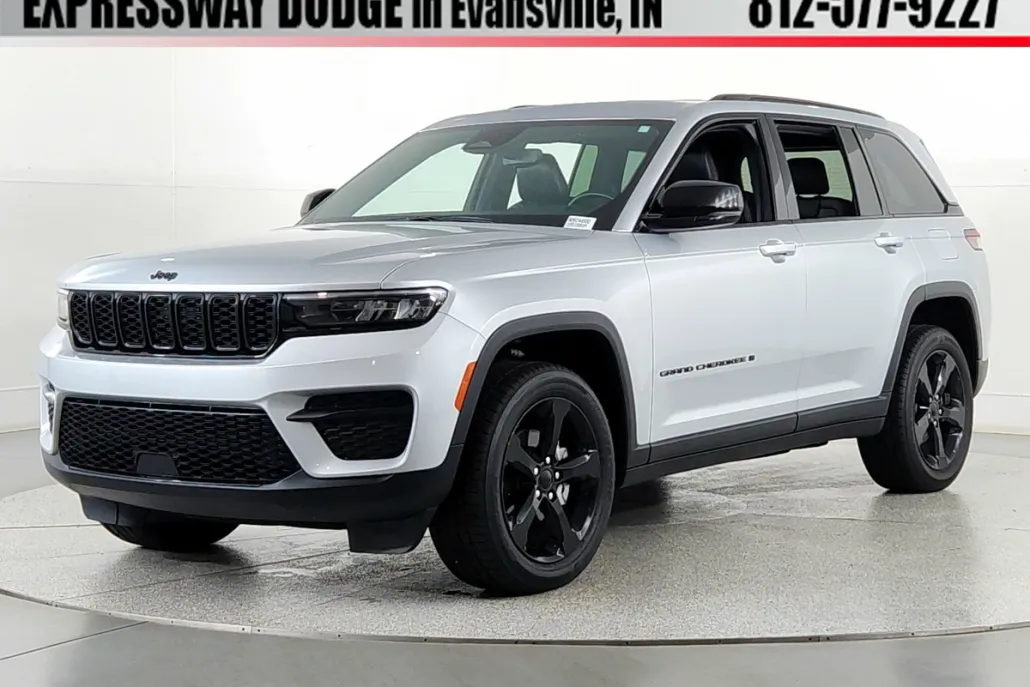 2022 Jeep Grand Cherokee Altitude photo 1