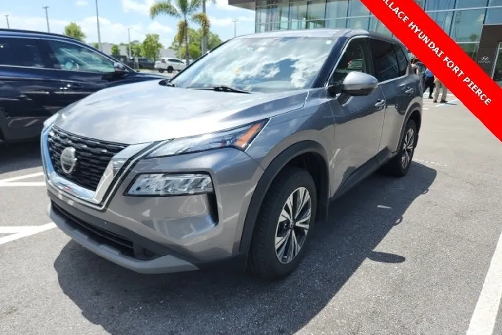 2021 Nissan Rogue SV photo 1