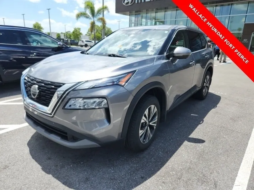 2021 Nissan Rogue SV photo 1