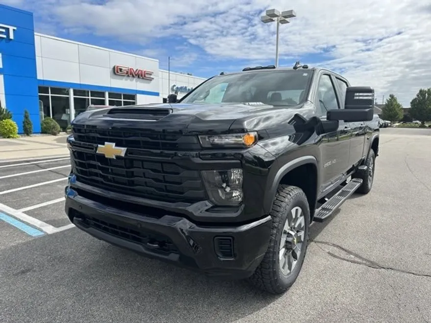 2026 Chevrolet Silverado 2500HD Custom photo 1