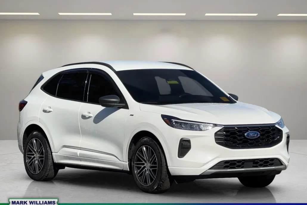 2024 Ford Escape ST-Line photo 1