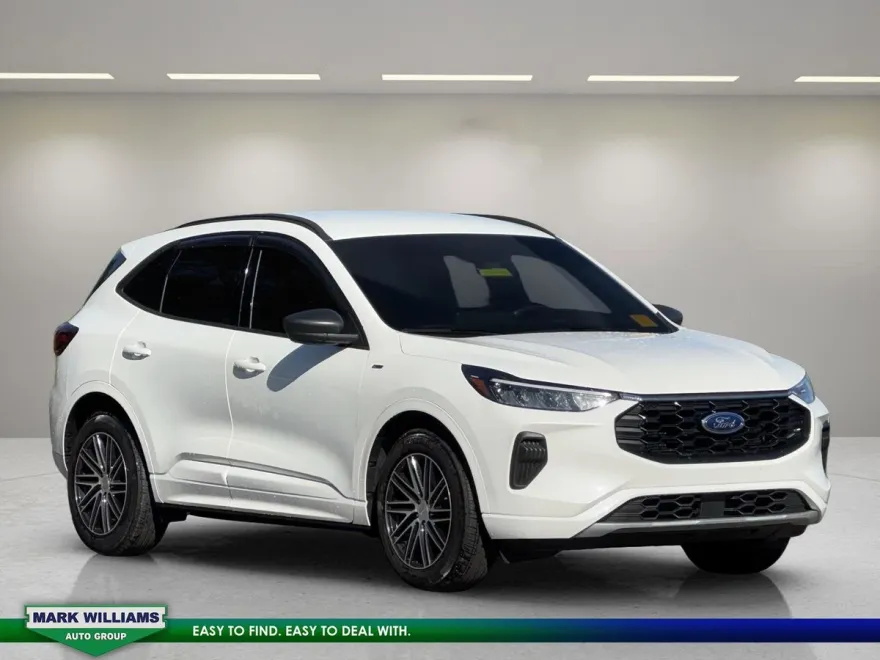 2024 Ford Escape ST-Line photo 1