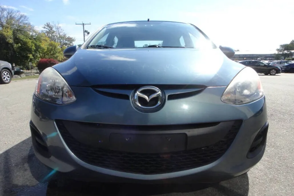 2014 Mazda Mazda2 Sport photo 1