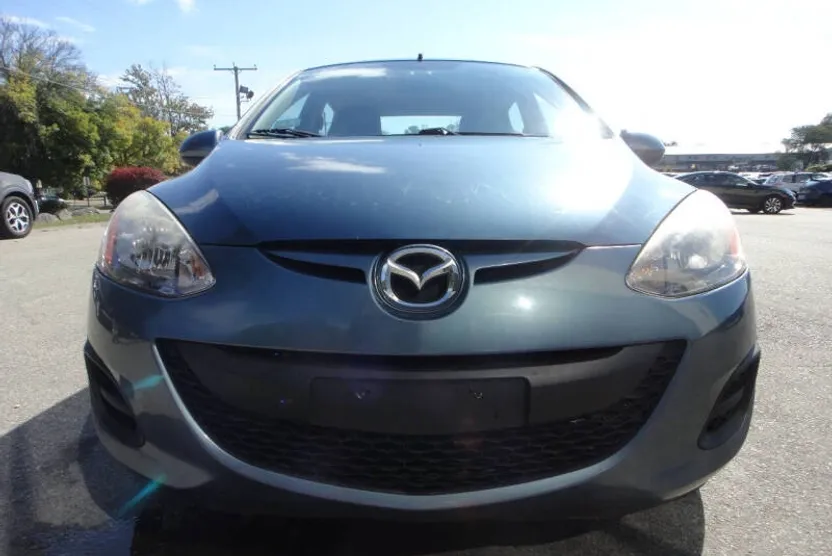 2014 Mazda Mazda2 Sport photo 1