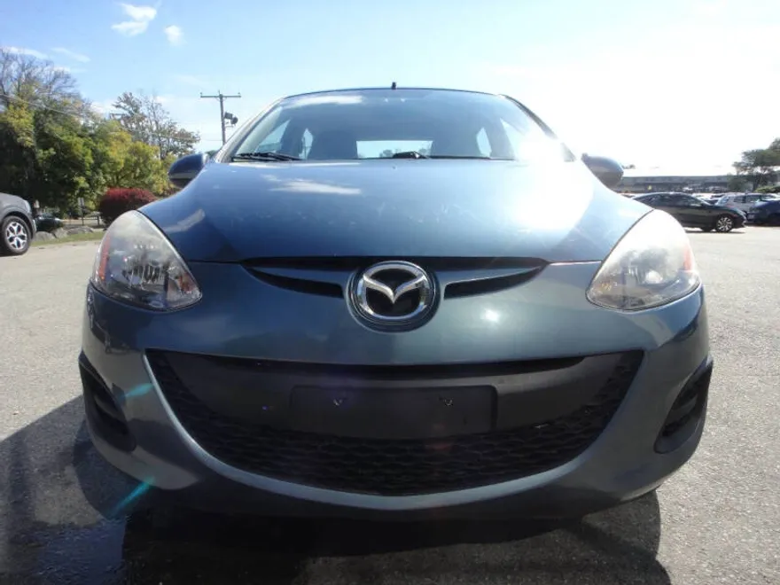 2014 Mazda Mazda2 Sport photo 1