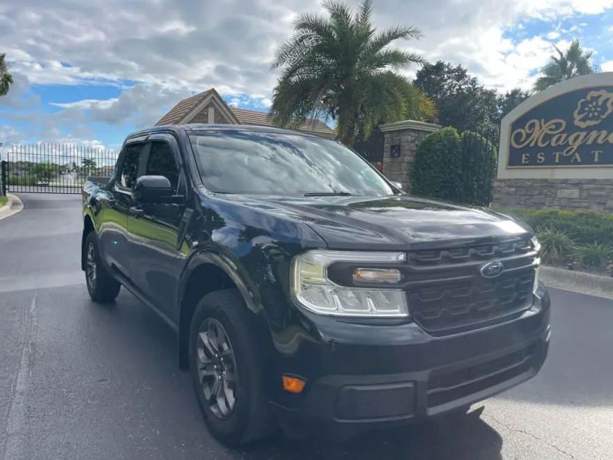2022 Ford Maverick XLT photo 1