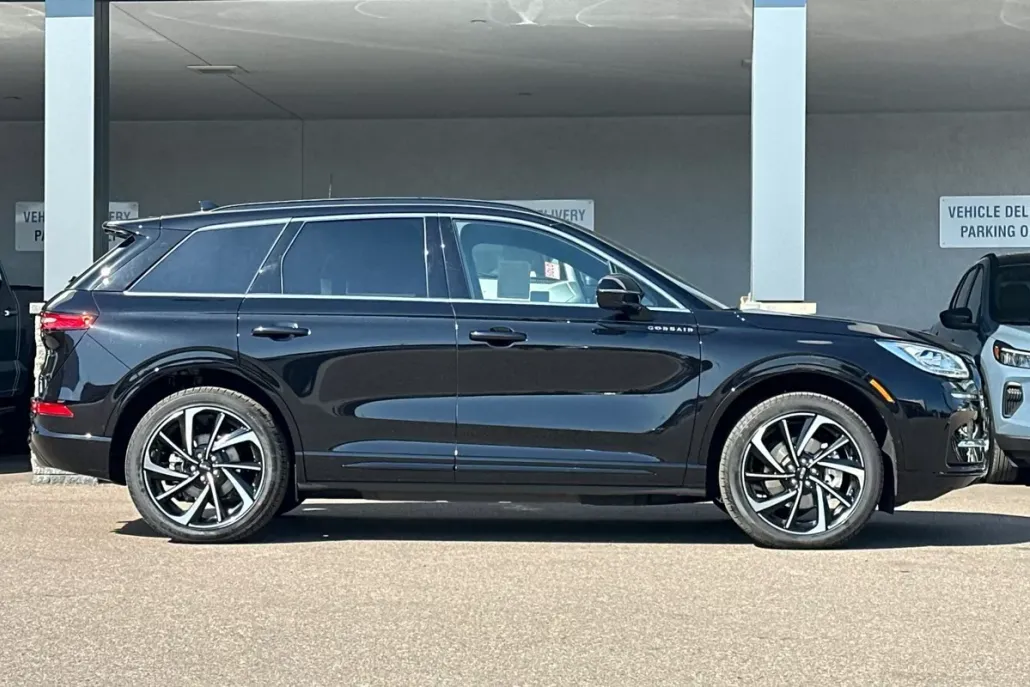 2025 Lincoln Corsair Grand Touring photo 1