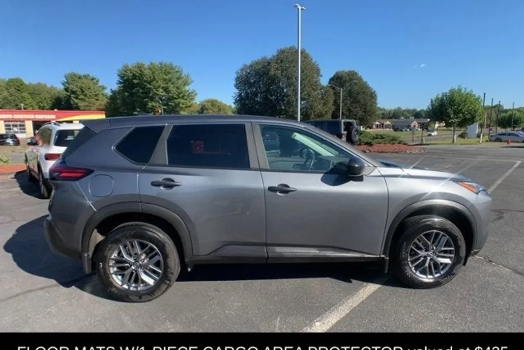 2023 Nissan Rogue S AWD photo 1