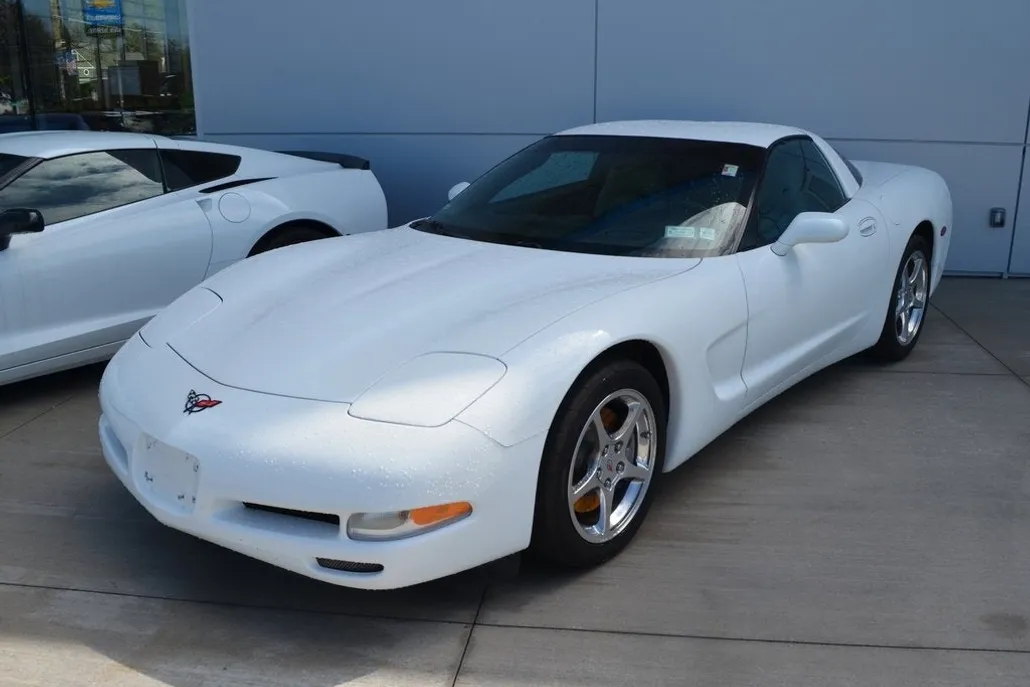 2004 Chevrolet Corvette photo 1