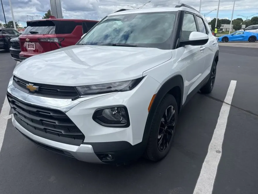 2022 Chevrolet Trailblazer LT photo 1