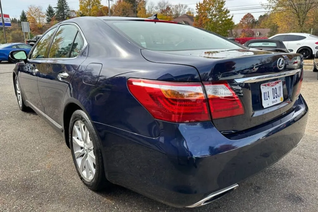 2011 Lexus LS 460 photo 1