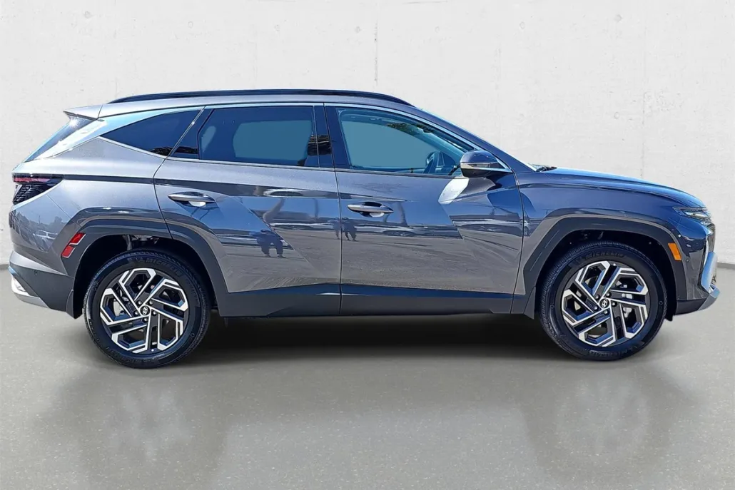 2025 Hyundai Tucson Hybrid Limited photo 1