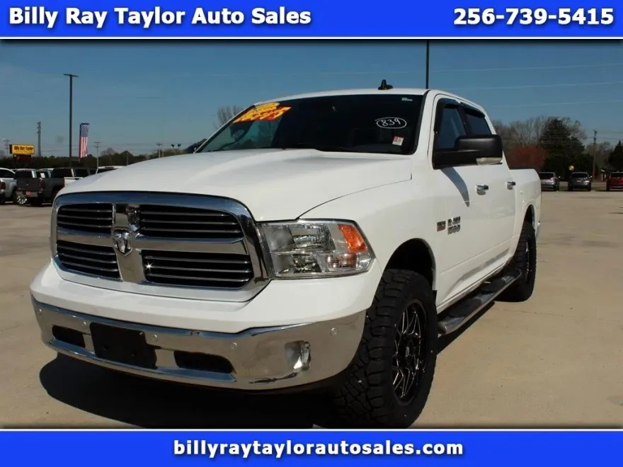 2017 Ram 1500 SLT photo 1