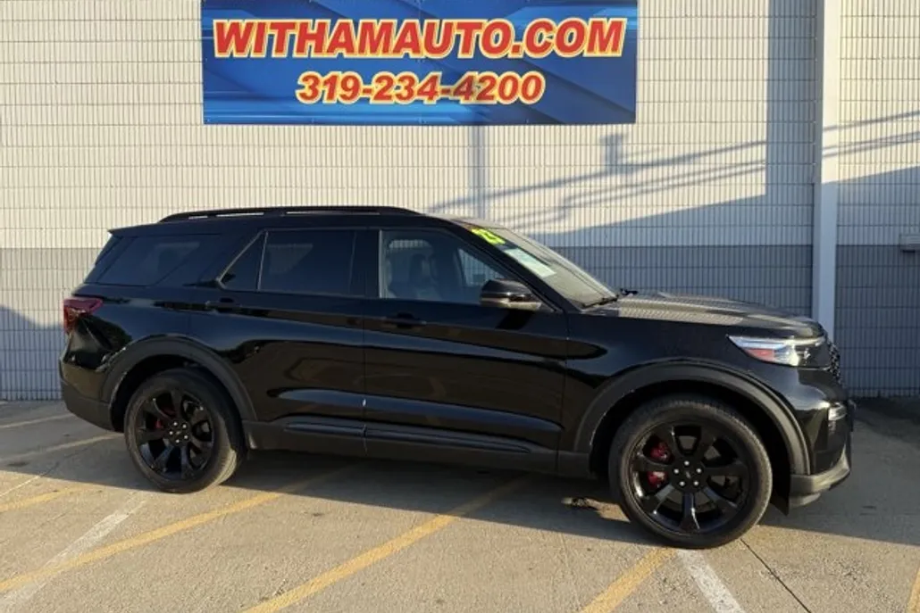 2023 Ford Explorer ST photo 1