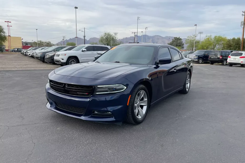 2015 Dodge Charger SXT photo 1