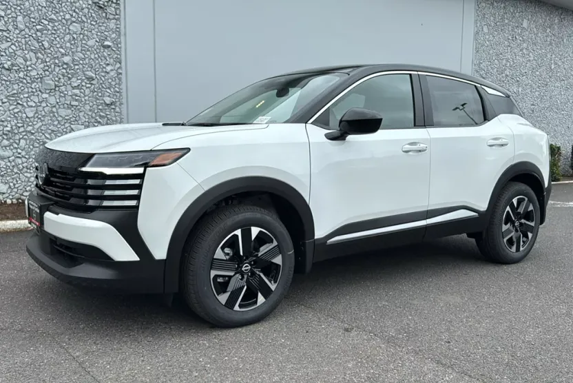 2025 Nissan Kicks SV photo 1
