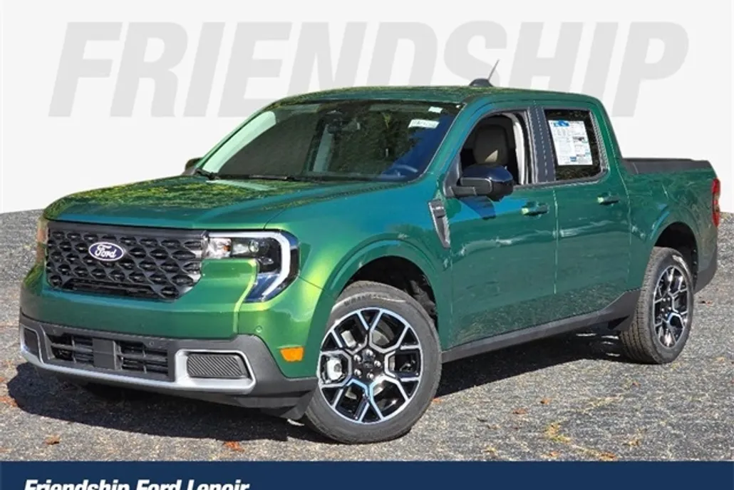 2025 Ford Maverick Lariat photo 1