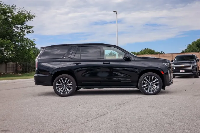 2023 Cadillac Escalade Sport photo 1