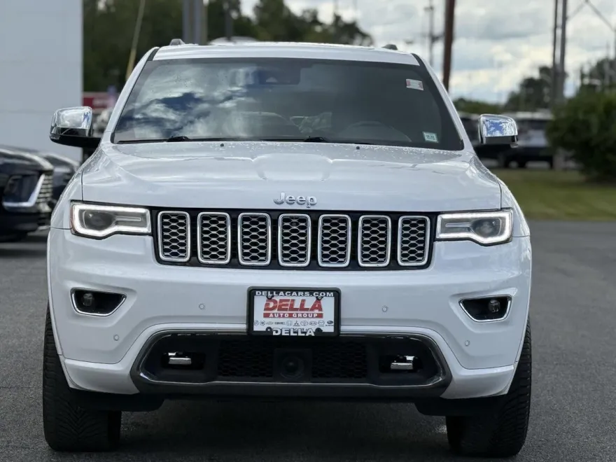 2020 Jeep Grand Cherokee Overland photo 1