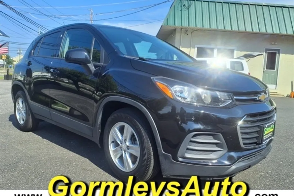 2020 Chevrolet Trax LS photo 1