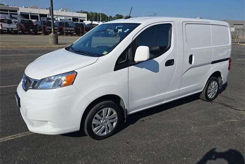 2020 Nissan NV200 SV photo 1