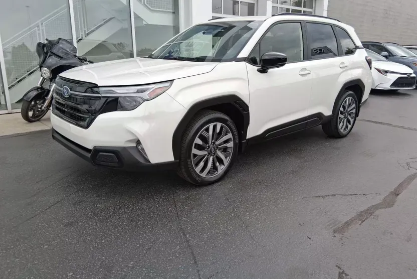 2025 Subaru Forester Touring photo 1