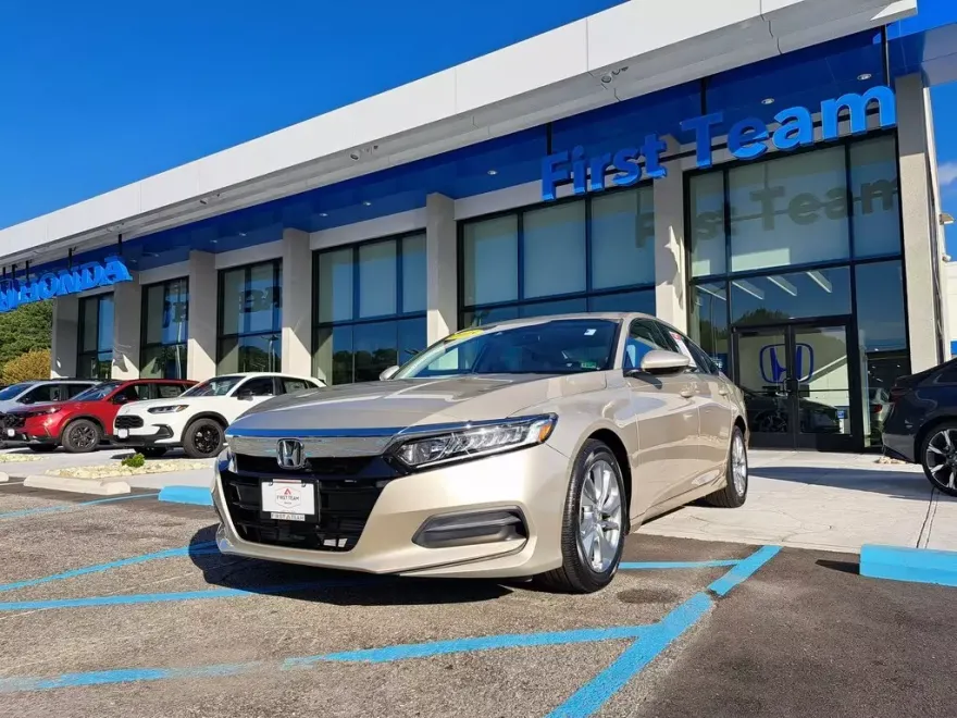 2018 Honda Accord LX photo 1