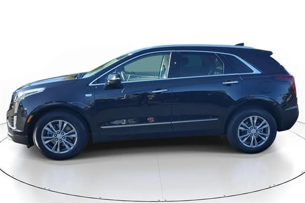 2022 Cadillac XT5 Premium Luxury photo 1