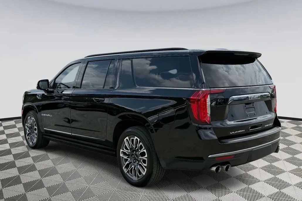 2023 Gmc Yukon XL Denali Ultimate photo 1