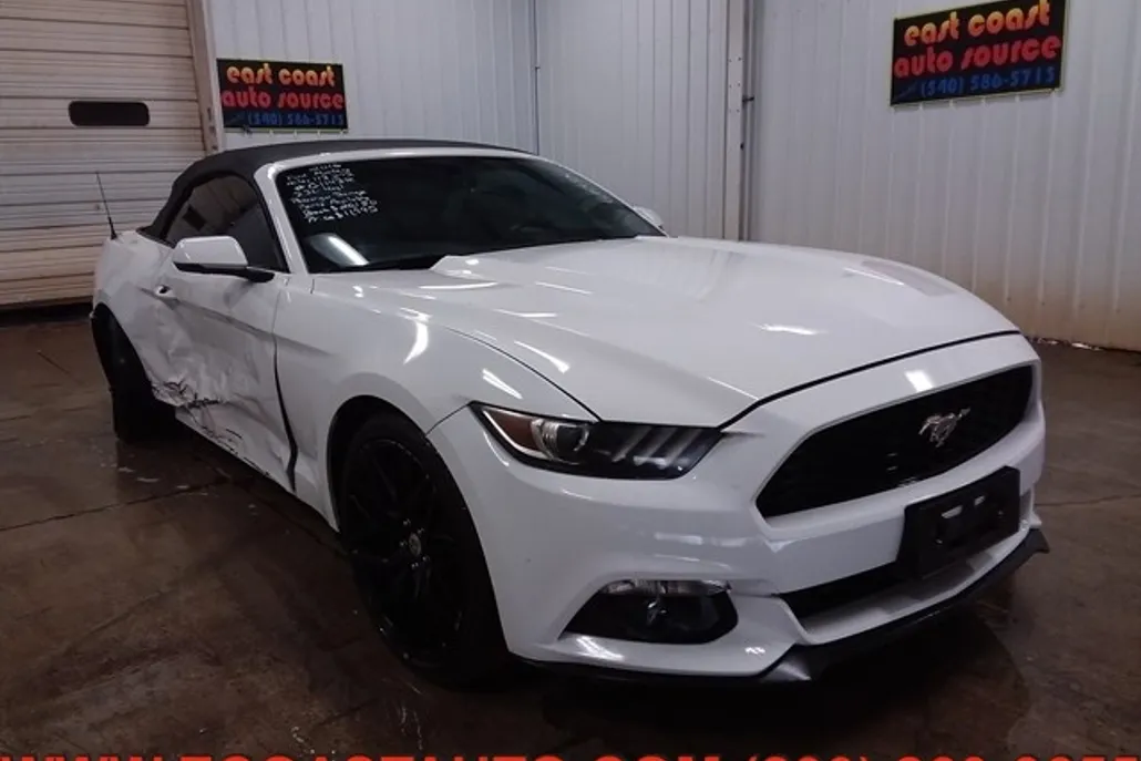 2016 Ford Mustang EcoBoost Premium photo 1