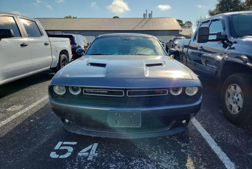 2015 Dodge Challenger R/T photo 1