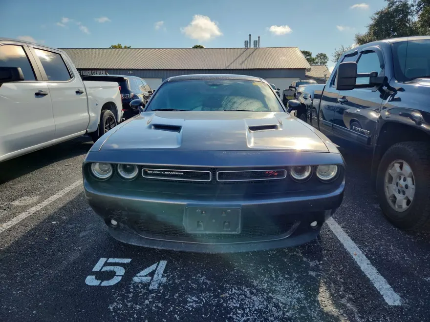 2015 Dodge Challenger R/T photo 1