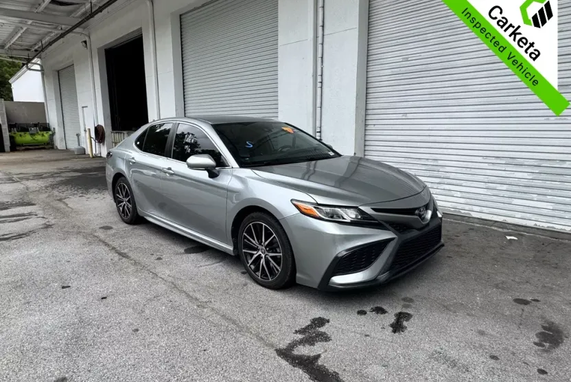2023 Toyota Camry SE photo 1