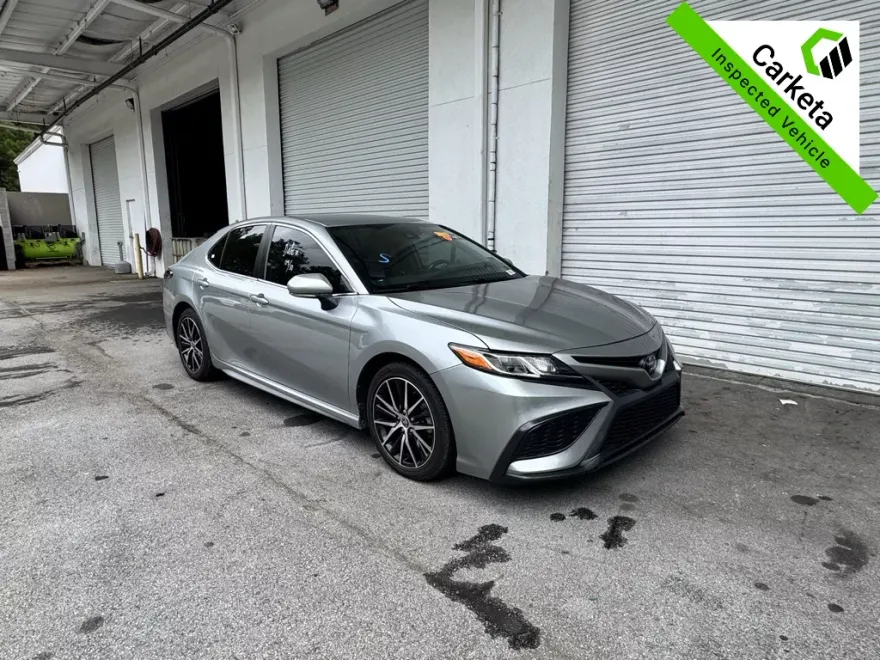 2023 Toyota Camry SE photo 1
