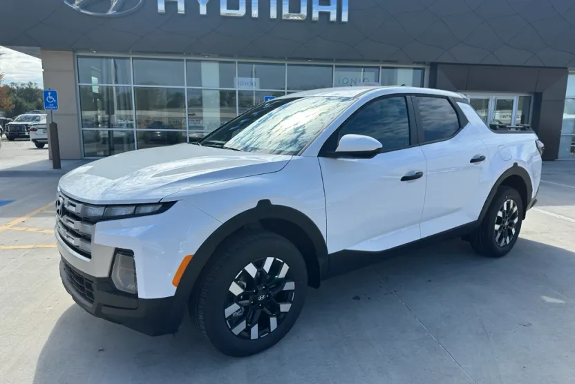 2026 Hyundai Santa Cruz SE photo 1