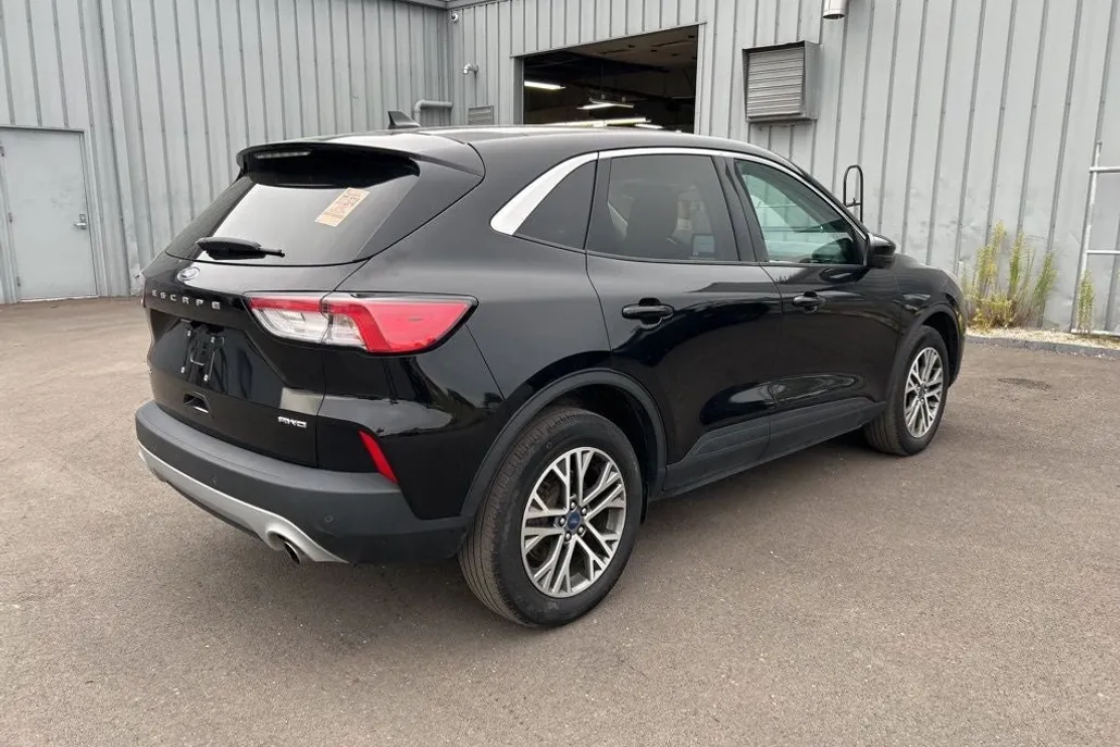 2022 Ford Escape SEL photo 1