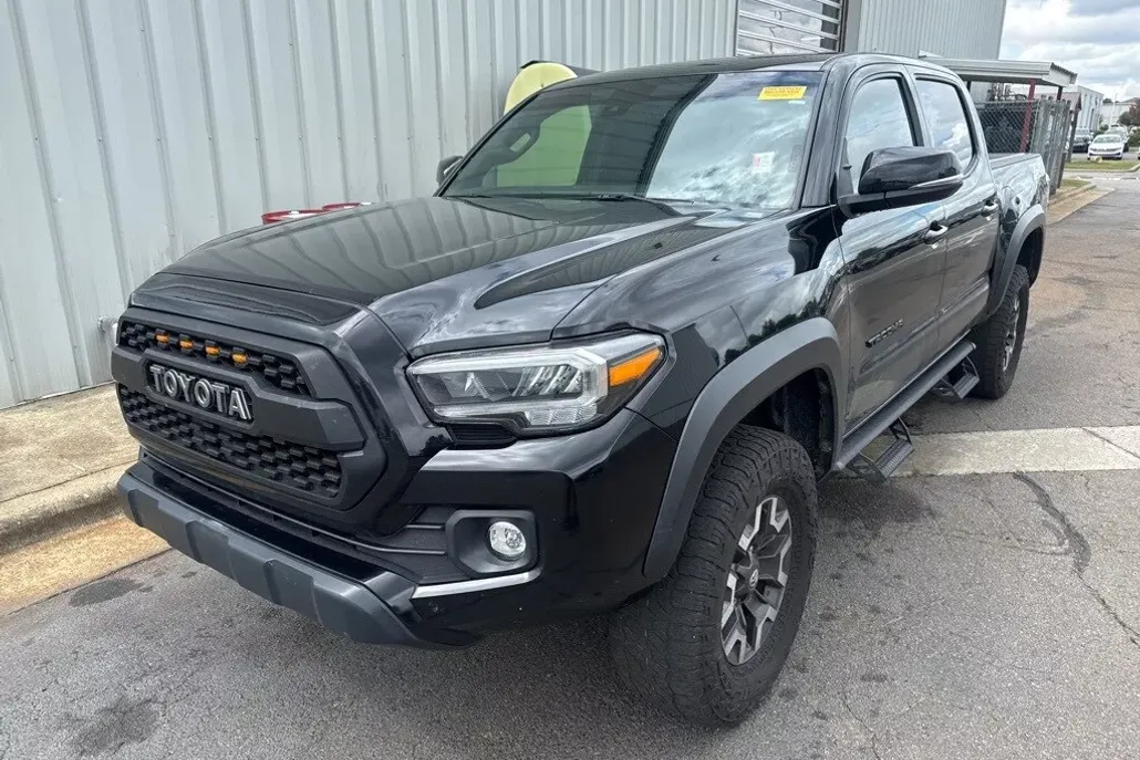 2022 Toyota Tacoma TRD Off-Road V6 photo 1